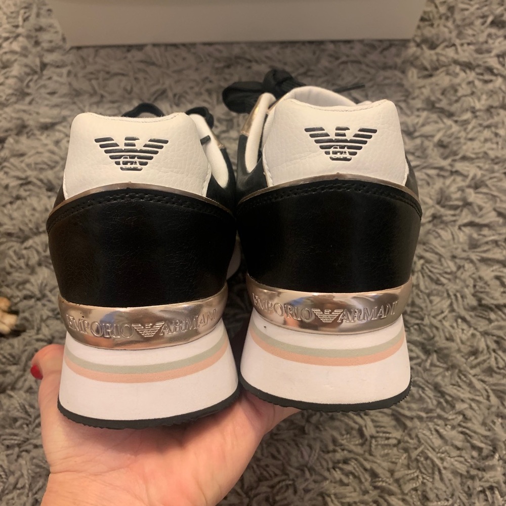 Sneakers - Picture 4 of 6